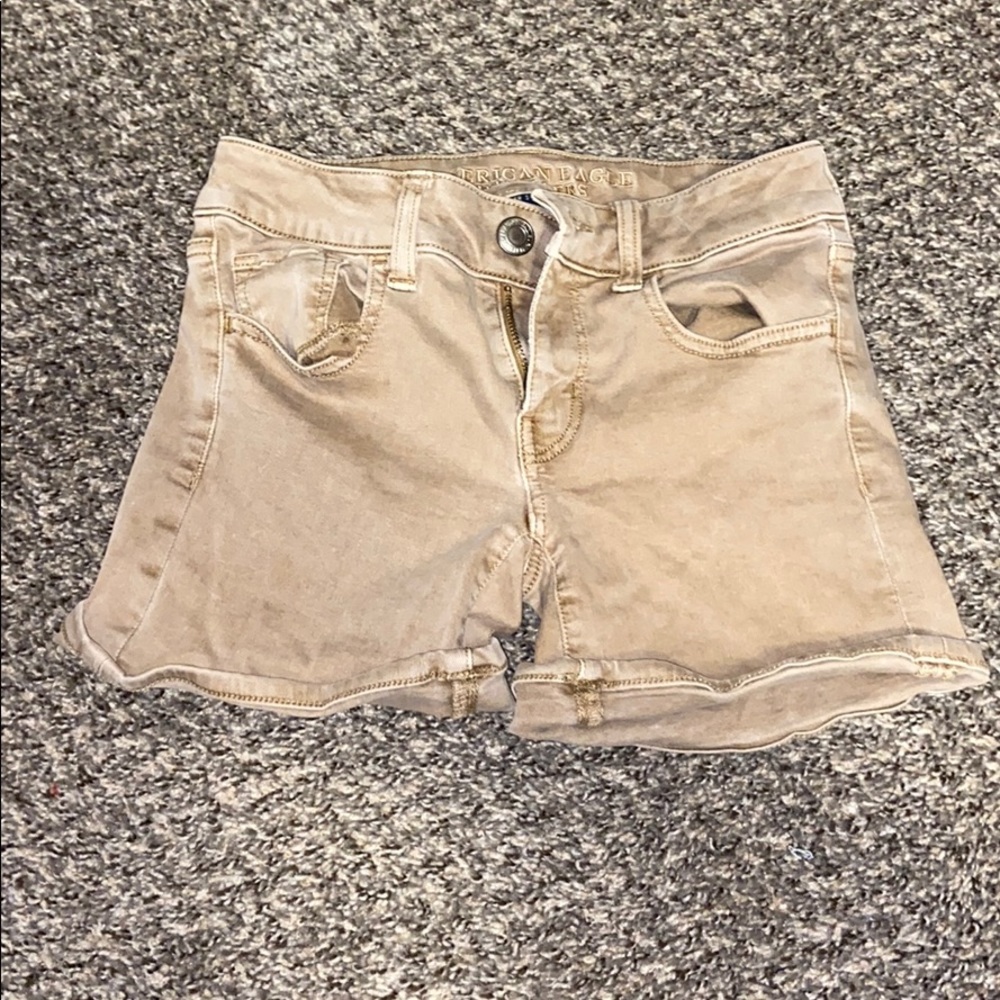 American eagle khaki shorts